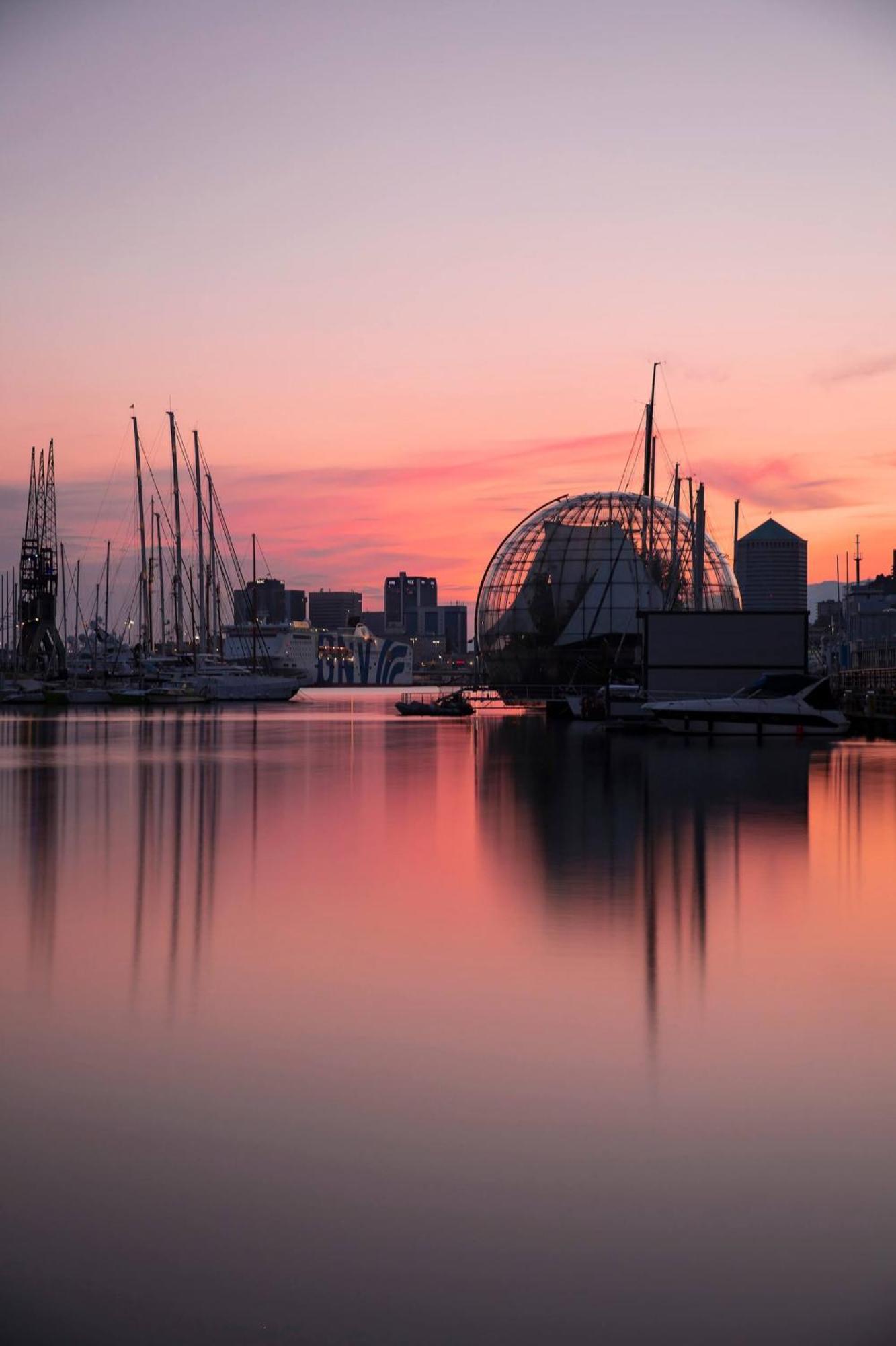 Patty S Home Genoa Bagian luar foto
